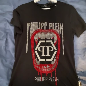 Philipp plein - Säljer nu denna feta t-shirt från Philipp plein Storlek S