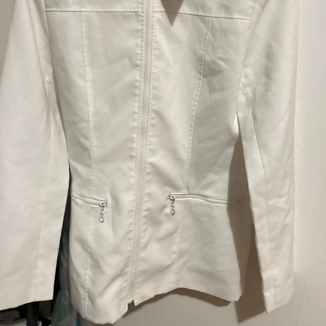 Vit blazer/kavaj med dragkedja - 90