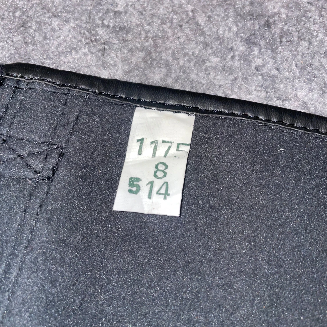 Svarta chaps med dragkedja - 92