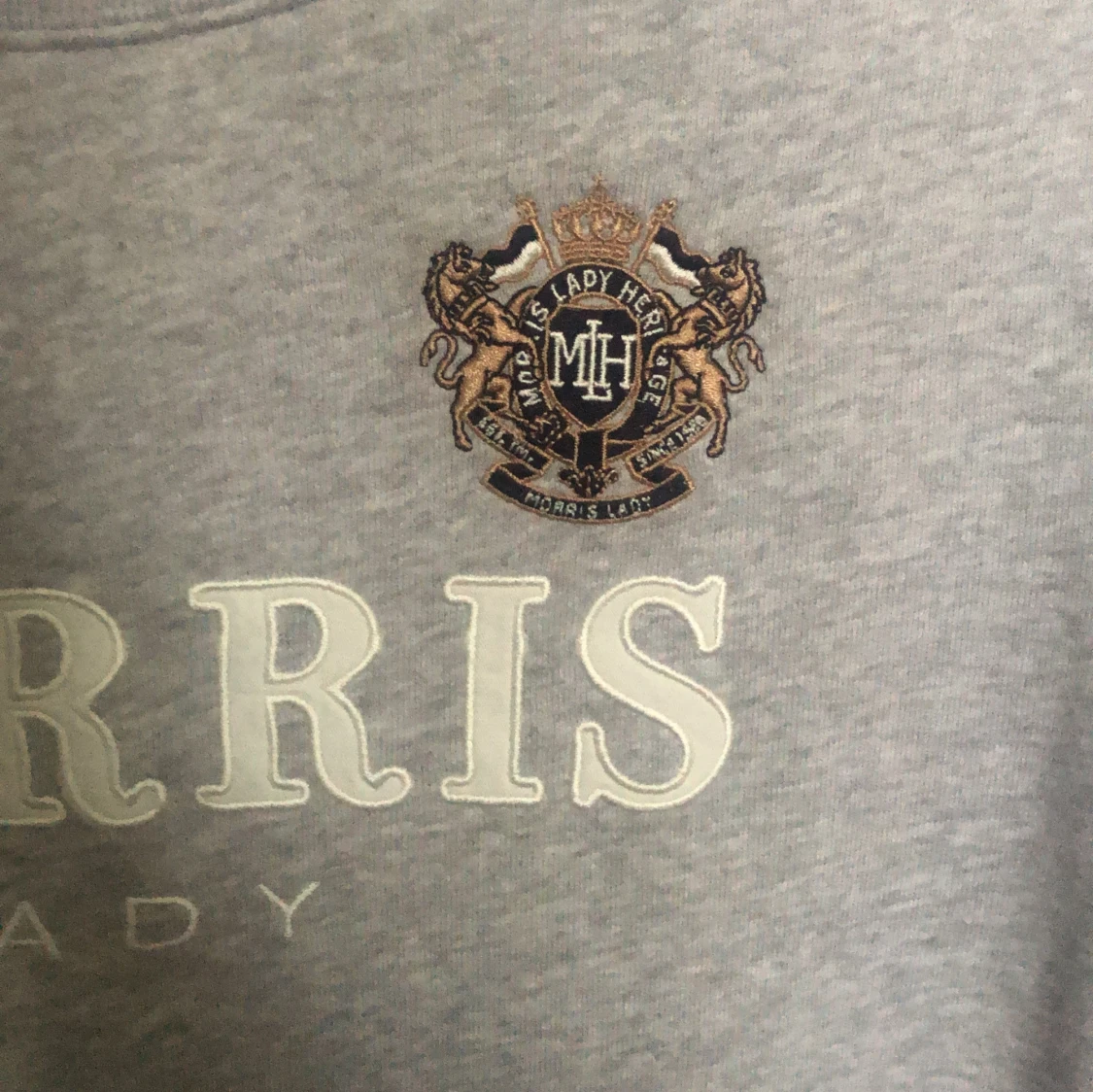 Grå tröja från Morris Lady - 90