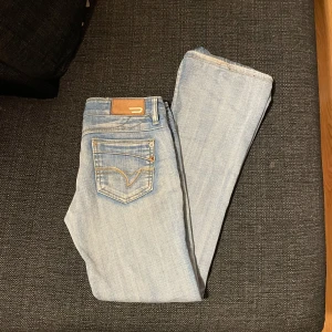 lågmidjade disel jeans  - disel jeans