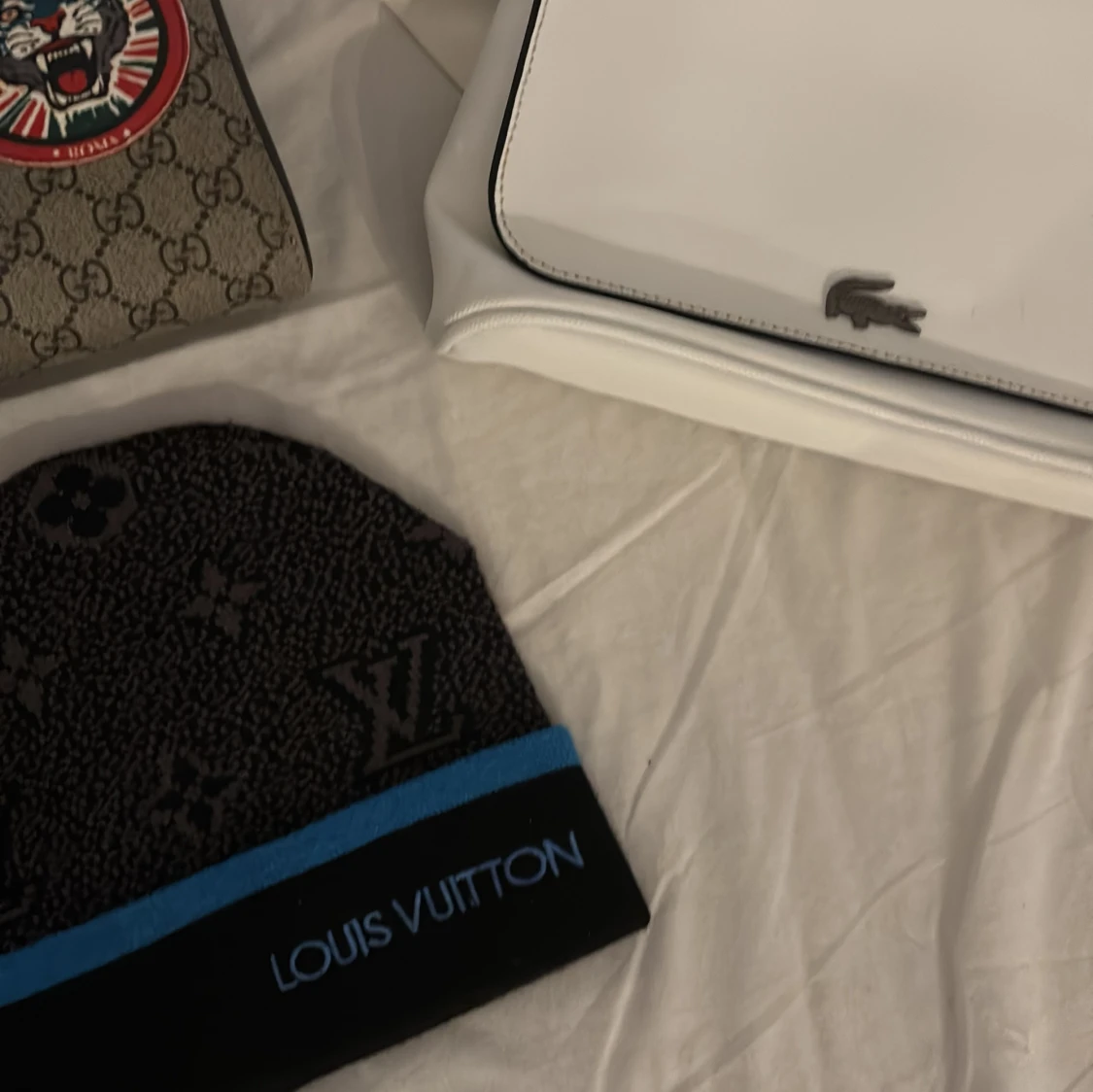 Väskor,mossor,glasögon  - 92