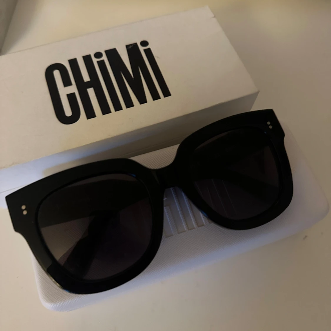 Svarta solglasögon från Chimi - 91