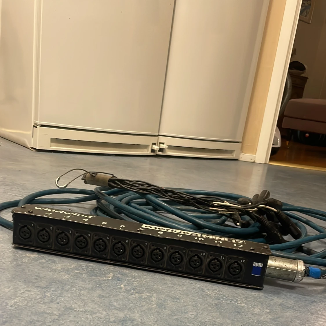 Whirlwind Medusa Mini 12 Low Profile Audio Drop Snakes 25 ft - Black (MS12MNR025) - 93