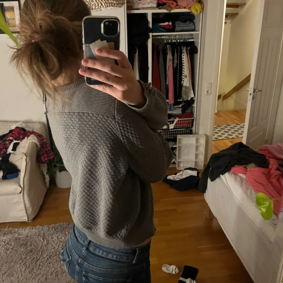 Grå kofta med knappar - 2