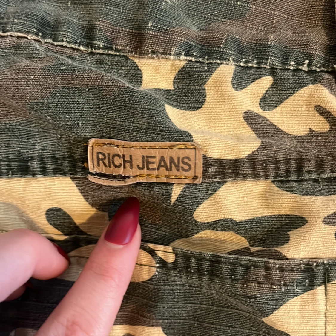 Camouflage kjol från Rich Jeans - 92