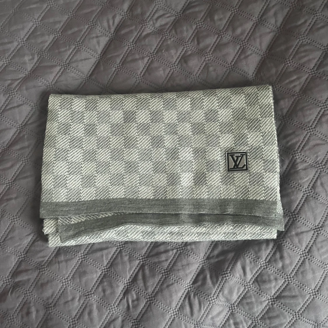 Louise Vuitton Halsduk 