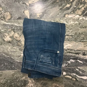 Replay jeans  - Säljer nu ett par riktigt feta Replay jeans i storlek W:30 L:32 för ett rikgit bra pris, inga defekter alls. Skriv om du är intresserad.