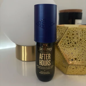 Sol de Janeiro After Hours Perfume Mist - En elegant doft från Sol de Janeiro, After Hours Perfume Mist. Perfekt för att ge en touch av lyx till din dagliga rutin. Säljer då den inte kommer till användning💙har använd ungefär 20 %