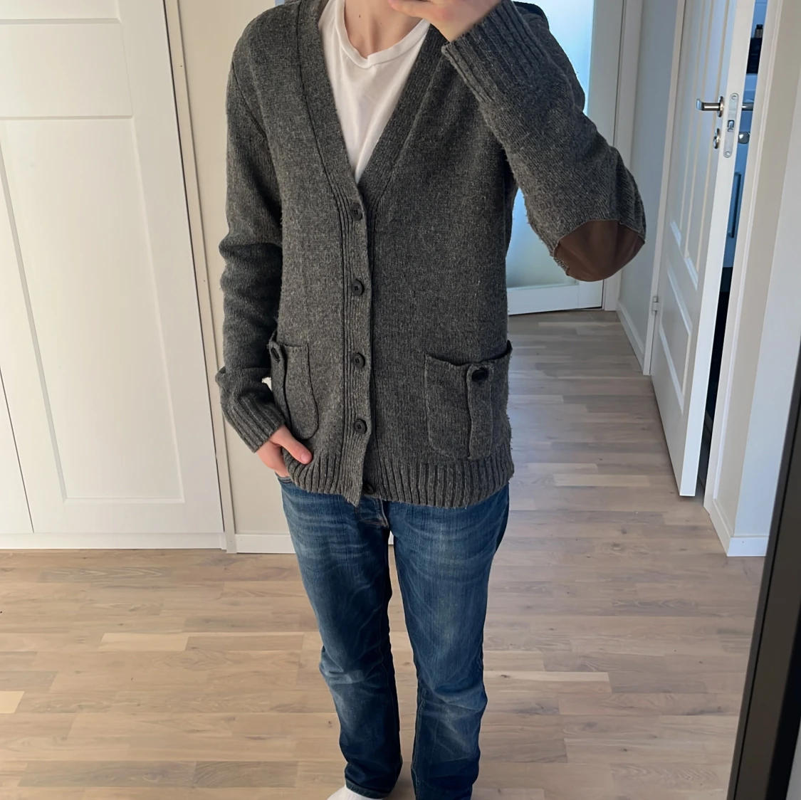 Skyscht cardigan från reserved - 2