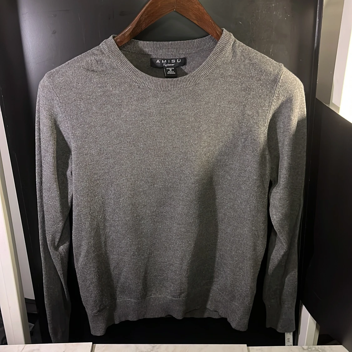 Grå tröja från Amisu