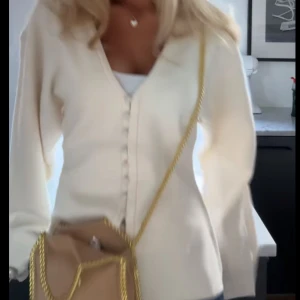 Gina kofta - Supersnygg viral kofta. Säljer då den är för stor🫶Den är helt ny och oanvänd och har lappen kvar❤️