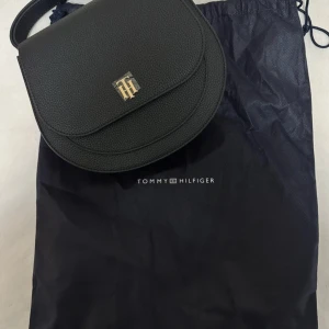 Väska från Tommy Hilfiger - Helt ny 