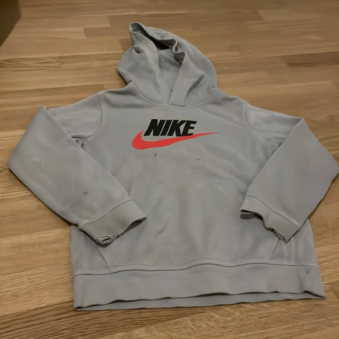 Grå hoodie från Nike