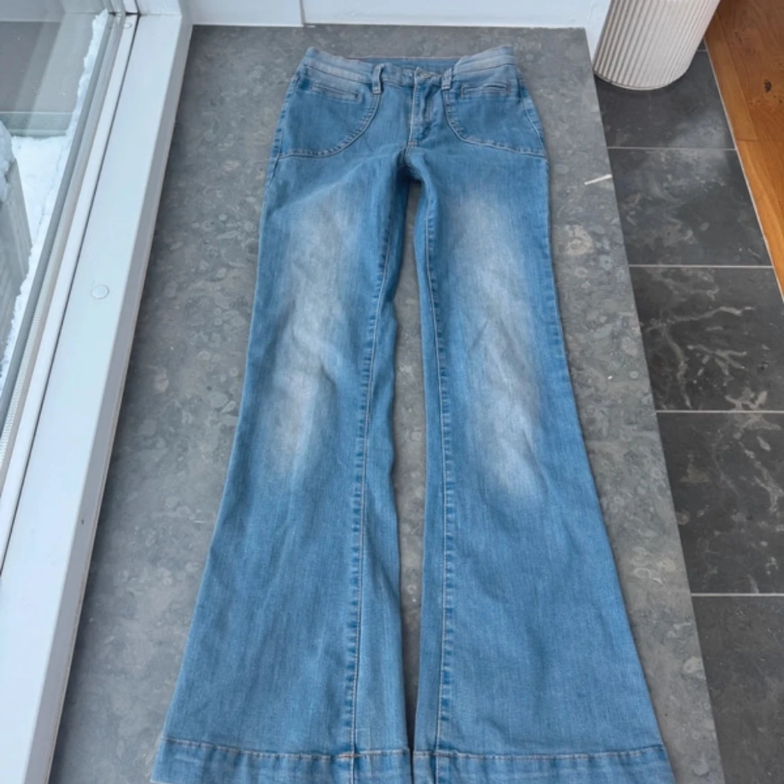 Utsvängda bootcut jeans