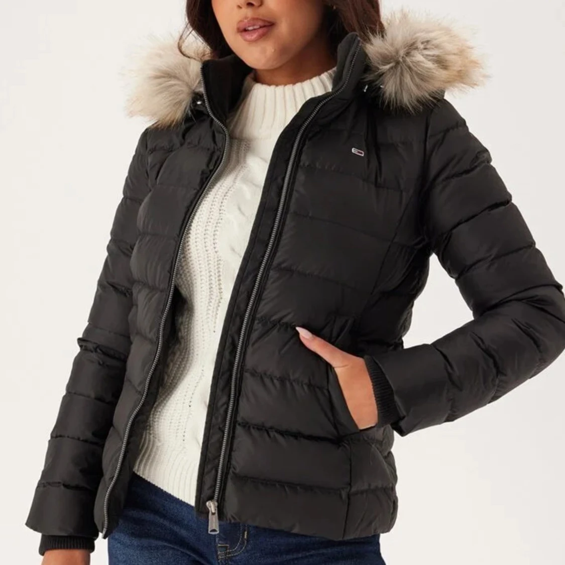 Svart dunjacka med pälskrage - 2