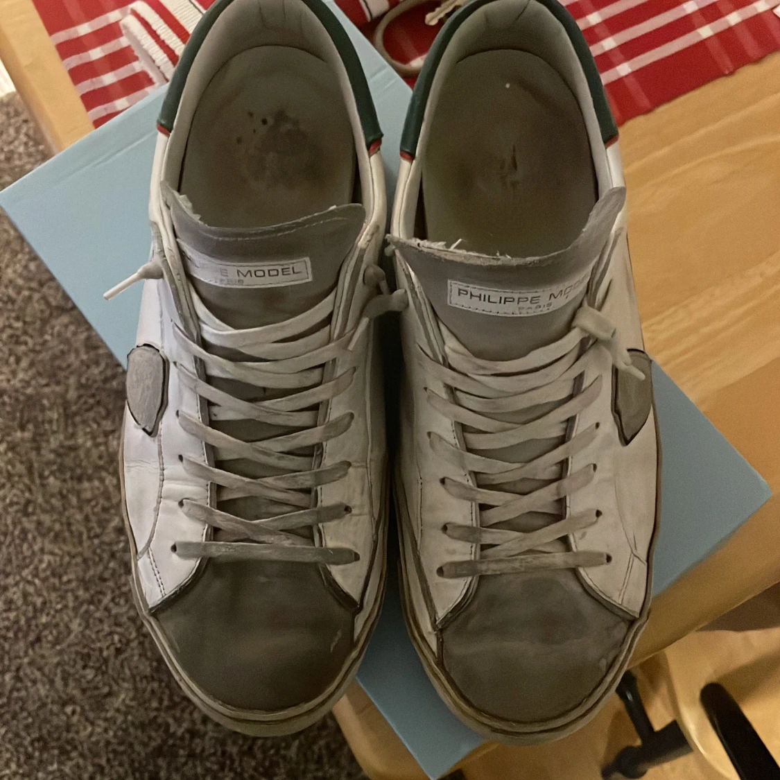 Vita sneakers från Philippe Model - 1