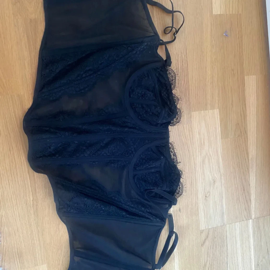 Svart spetskorsett - 1