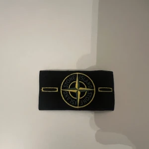 Stone Island patch - Har en extra stone island patch från min jacka som jag sålde :) kom med bud 