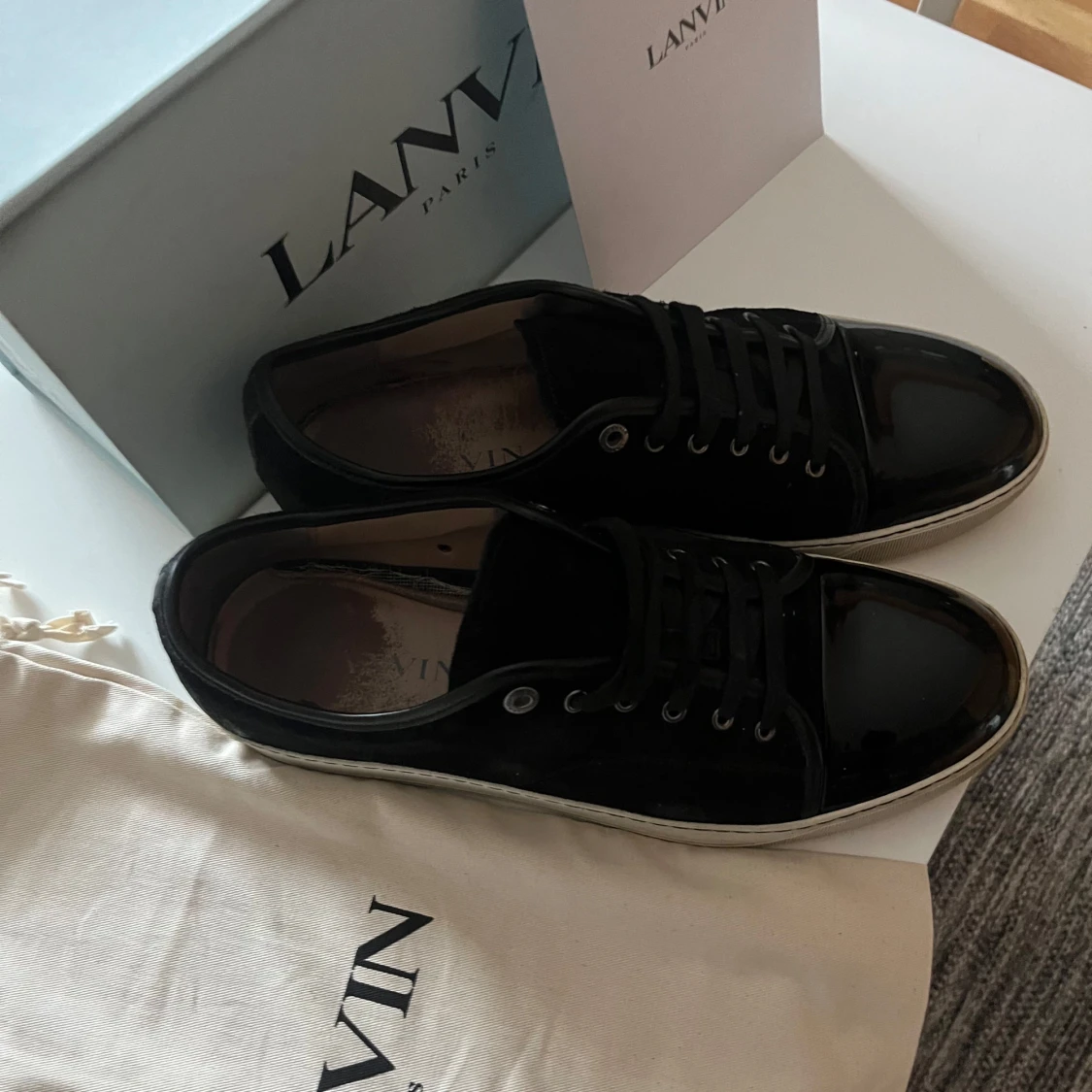 Svarta captoes från Lanvin - 1