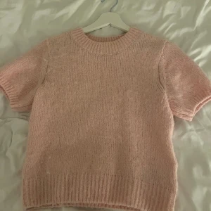 Stickad t shirt - Jättefin stickad t shirt ifrån Gina❤️❤️❤️