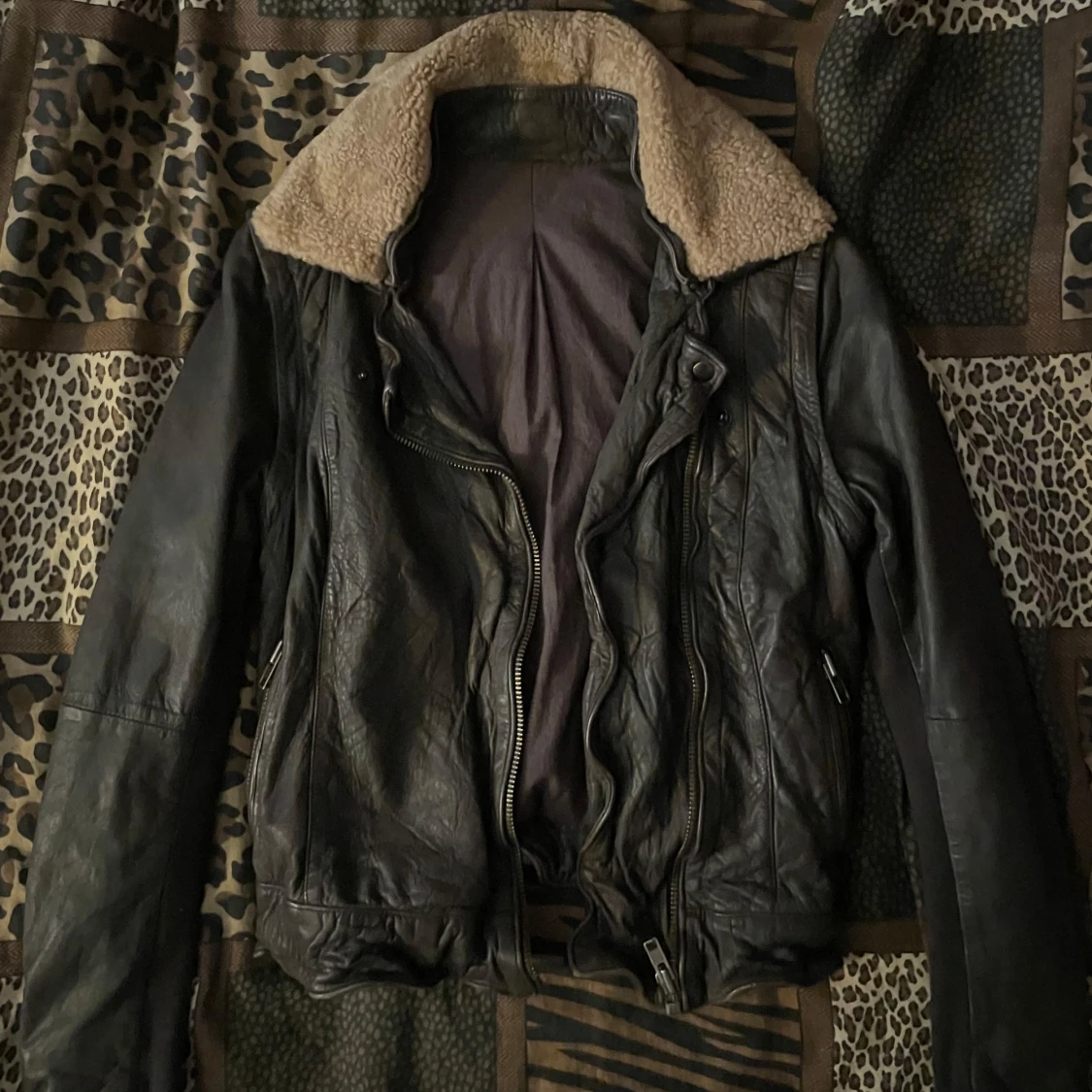 Mörkbrun skinnjacka 