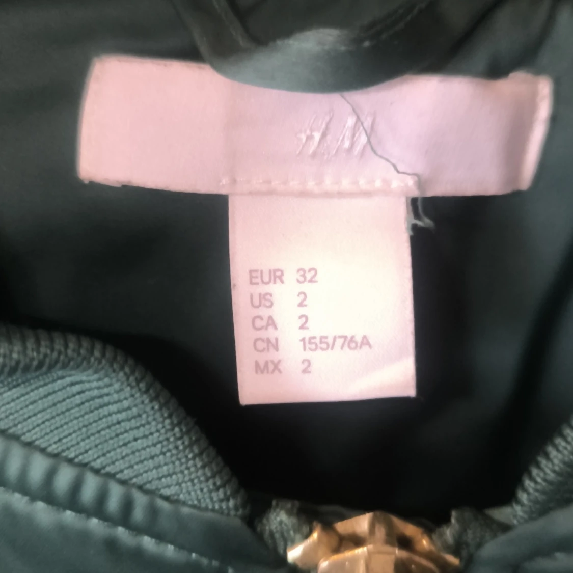 Grön bomberjacka från H&M - 2