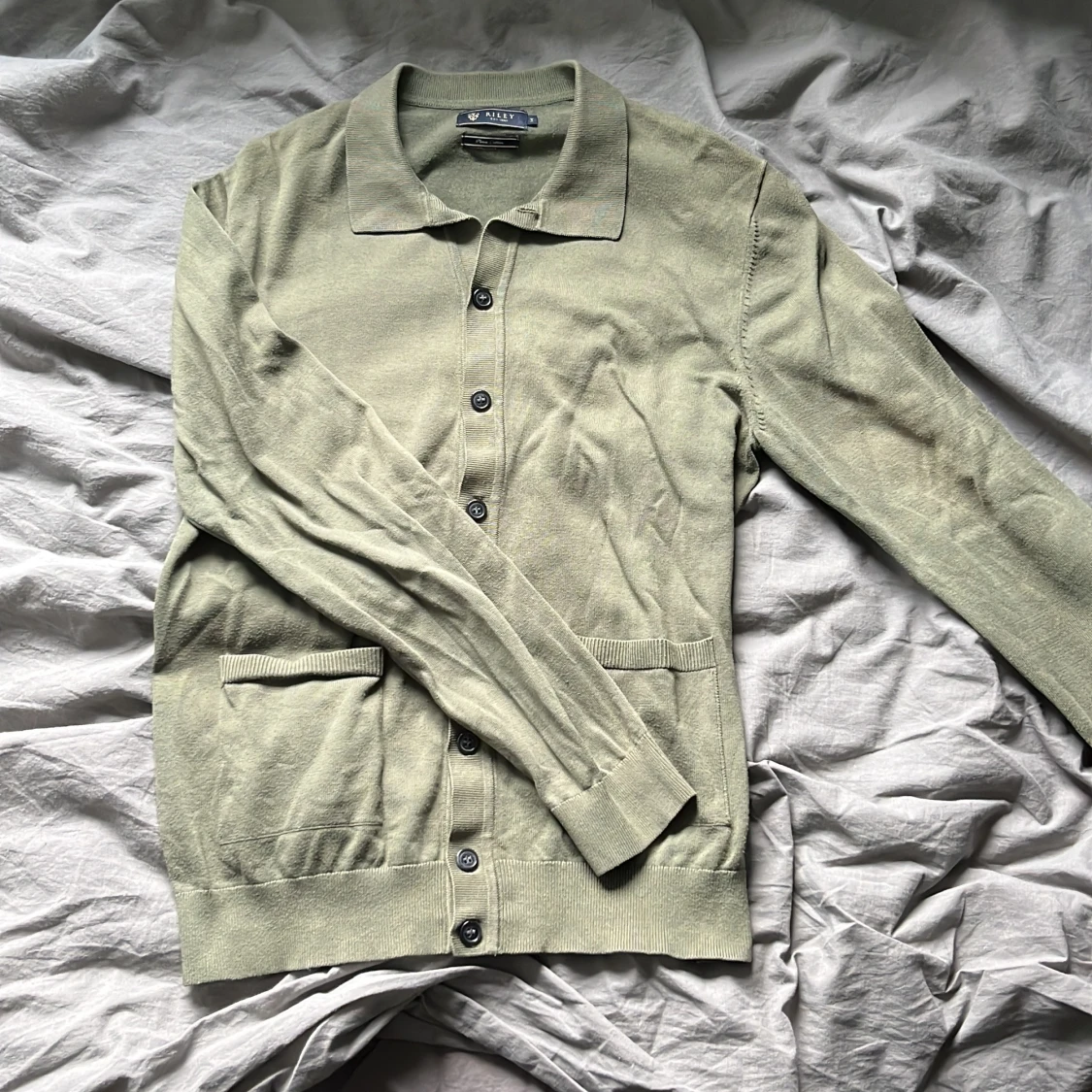 Grön kofta/cardigan från Riley
