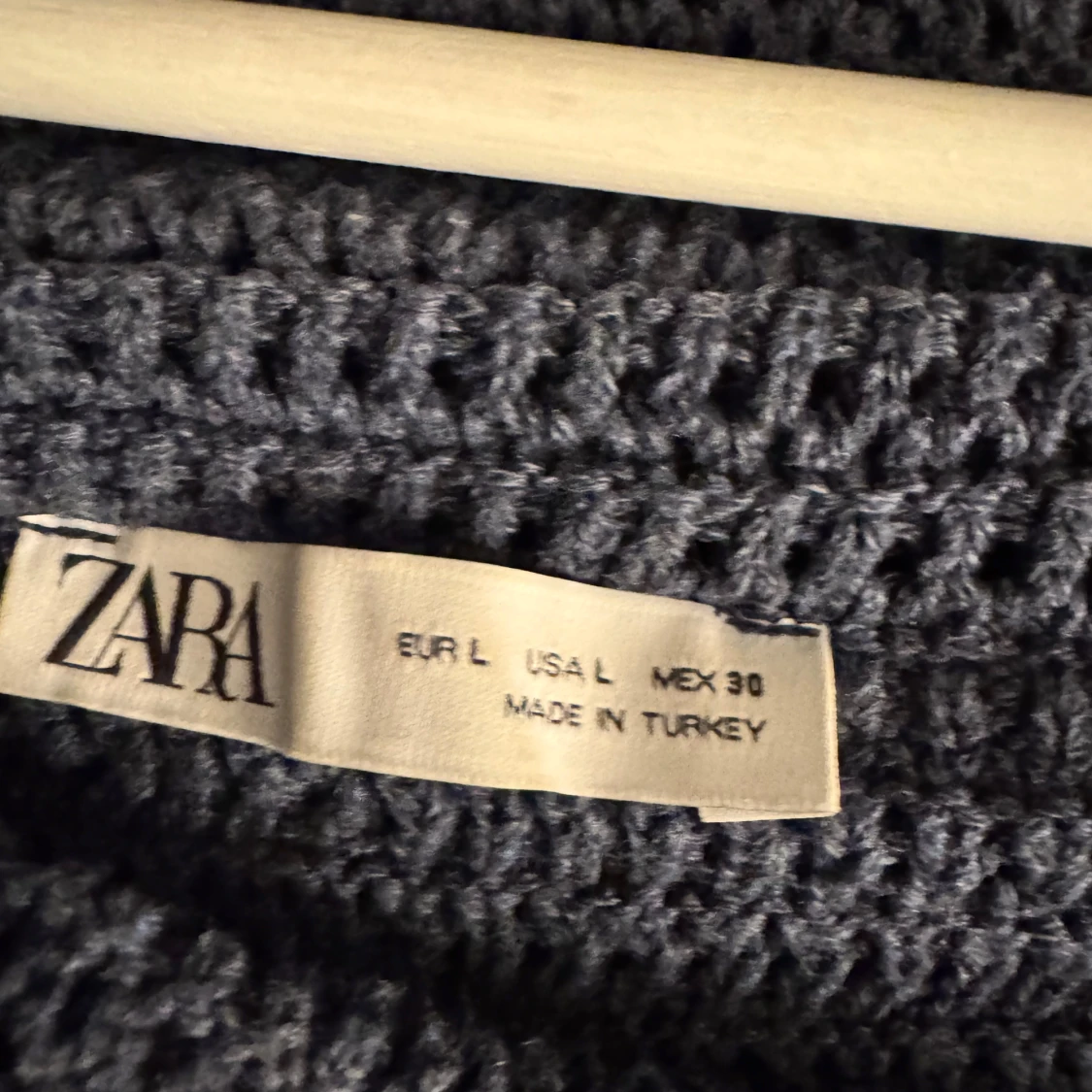 Blå stickad tröja - 1