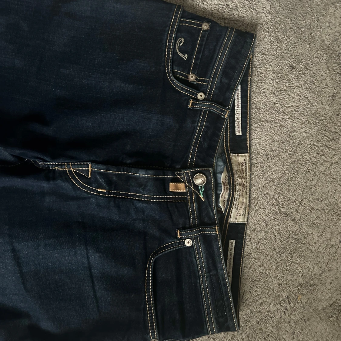 Mörkblå jeans från Jacob Cohen - 1