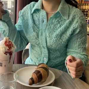 Turkos skjortblus med knappar - Skjortblus från Ginatricot som inte säljs längre, strl xs men passar även s💗