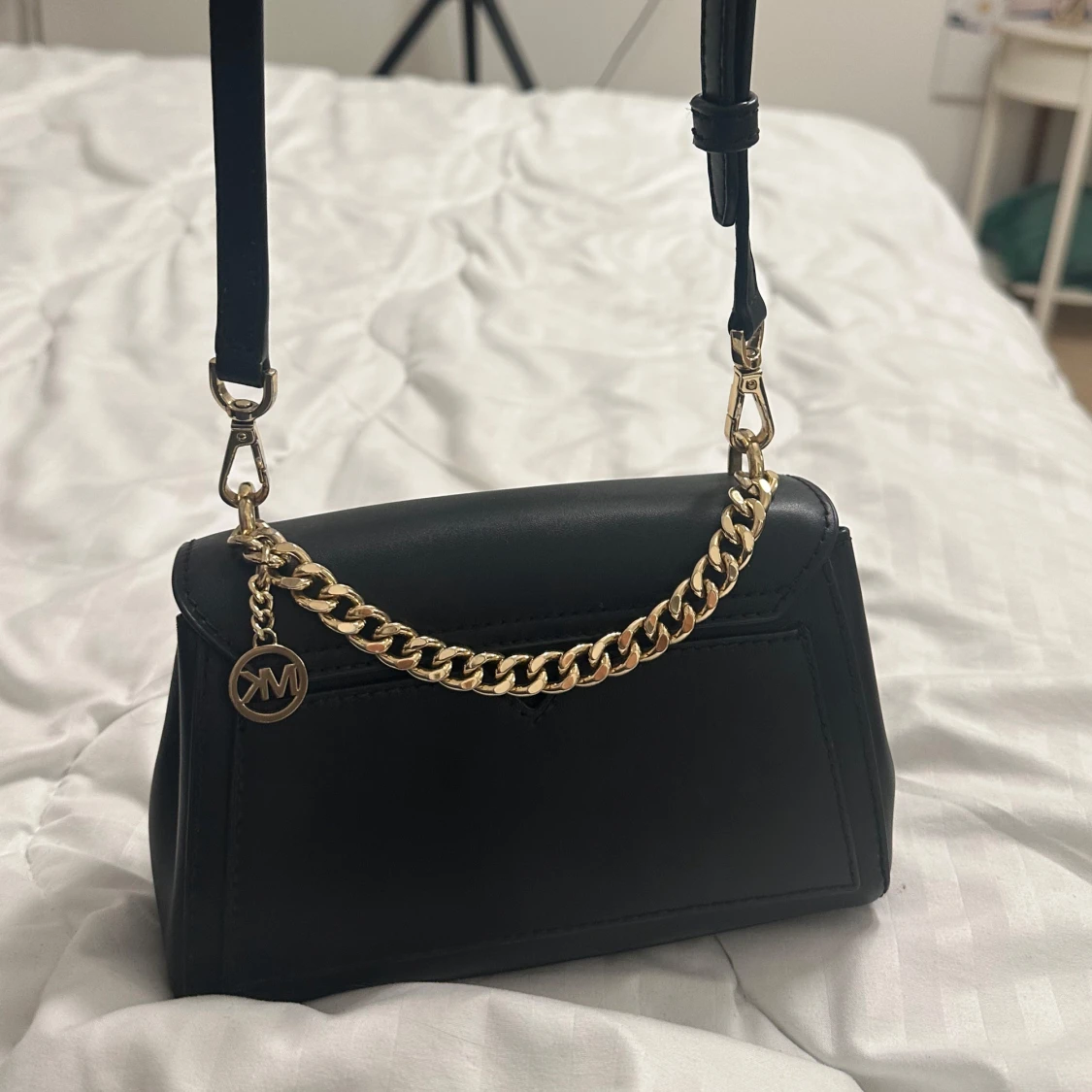 Svart axelväska från Michael Kors - 1