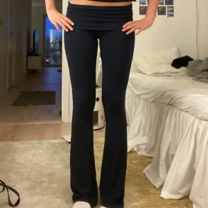Mörkblå yoga pants - Yoga pants som är jättesköna! Hör av er vid intresse😊