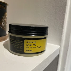 Hudvård  - Ansiktskräm från COSRX, något använd men nästan hela burken kvar, nypris 247kr