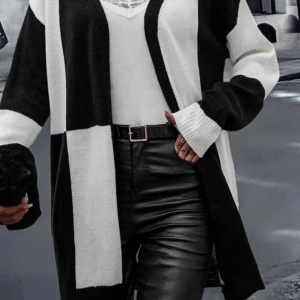 Snygg kofta - Kofta i bra skick, sparsamt använd 