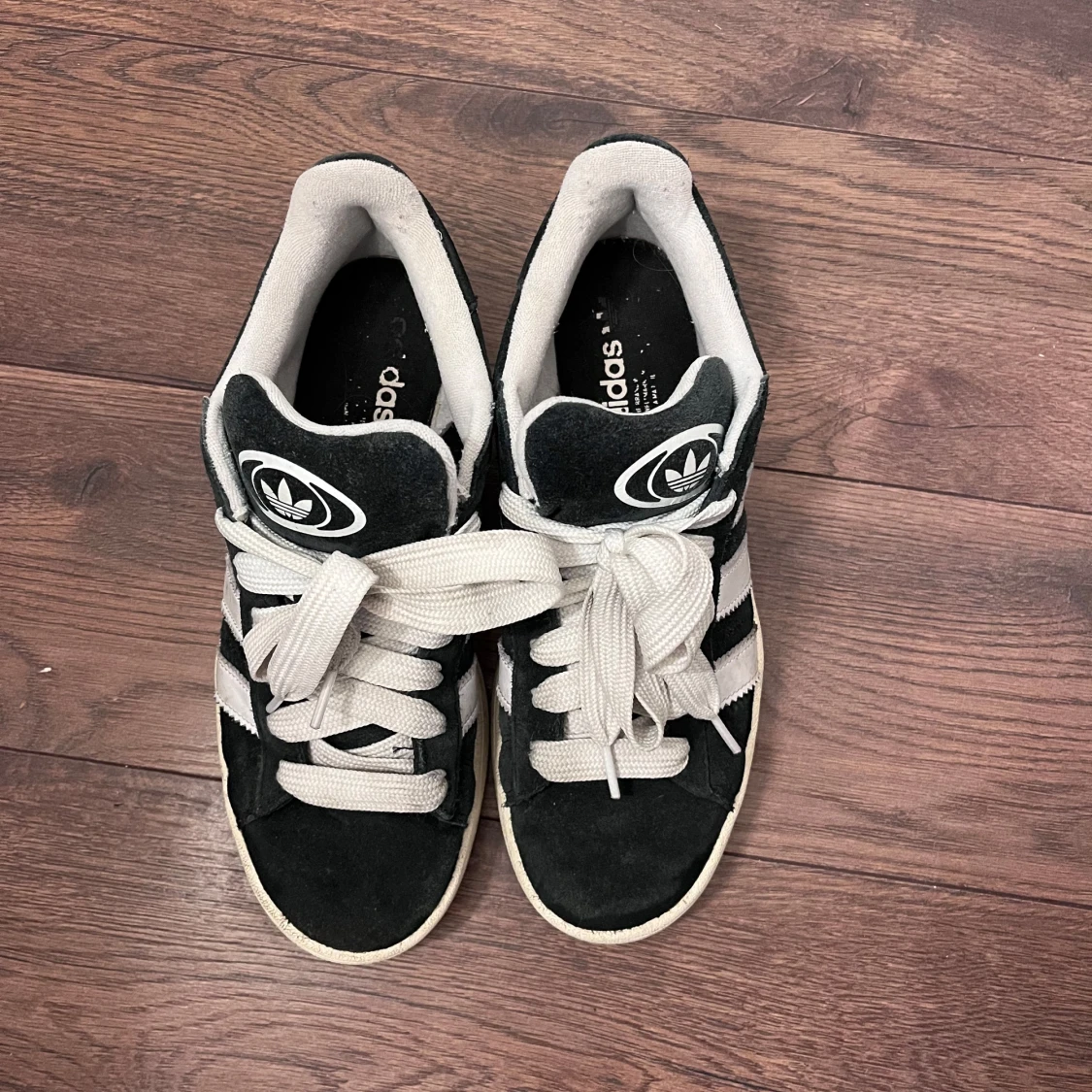 Svarta Adidas Campus sneakers - 90