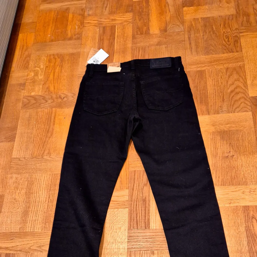 Helt ny Ralph lauren jeans. För barn 11-13. Längd 95cm.. Jeans & Byxor.