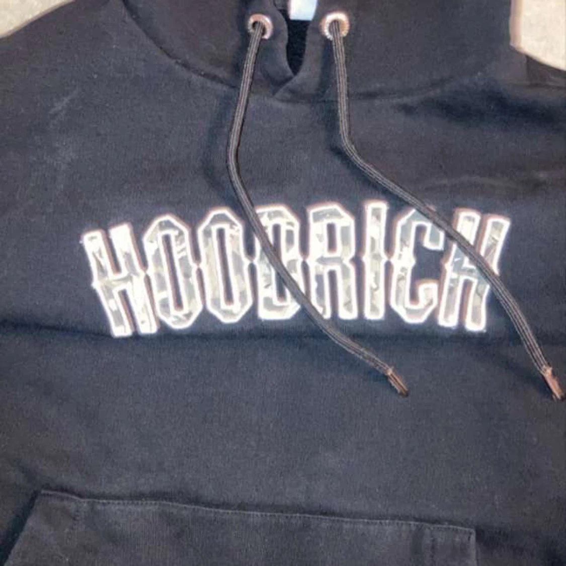 Svart hoodie från Hoodrich - 91