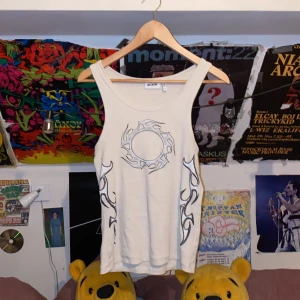 Weekday linne - Snyggt linne från weekday köpt för flera år sen. Gott skick.