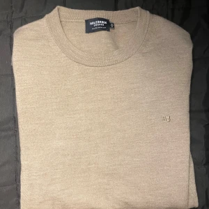 Merinoull tröja  - Tröja från Holebrook Sweden storlek M