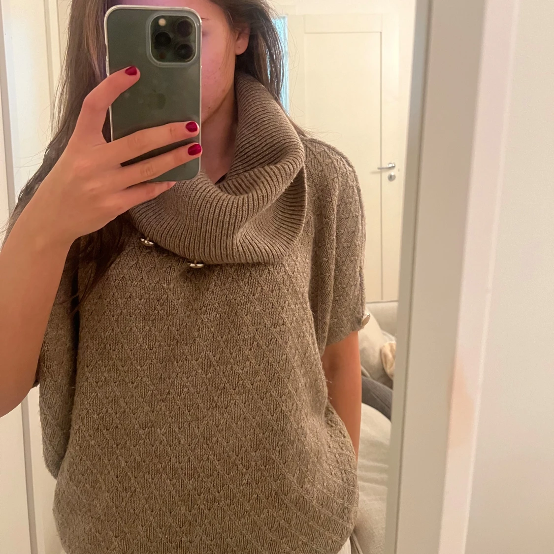 Beige stickad tröja med knappar - 90