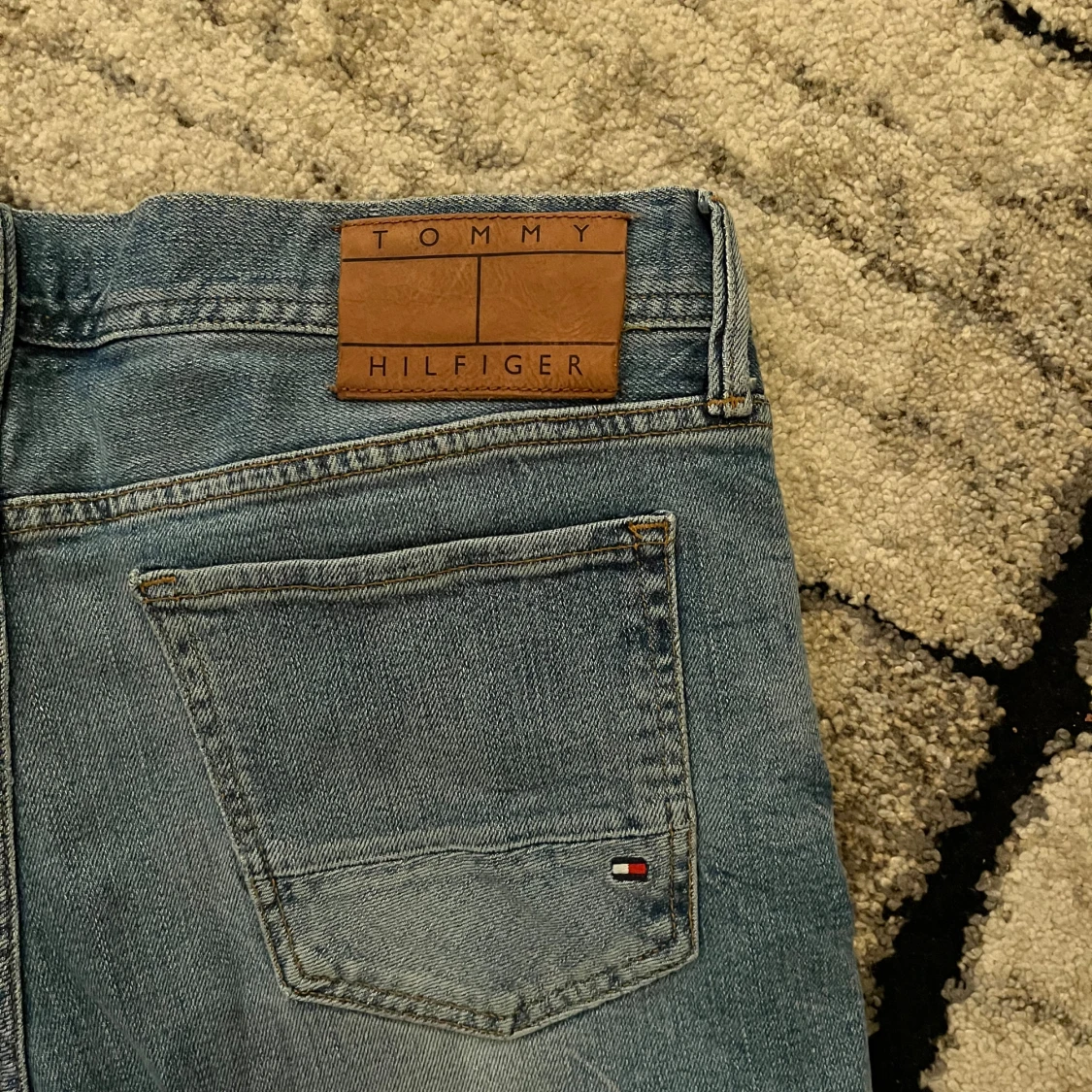 Blå jeans från Tommy Hilfiger - 91
