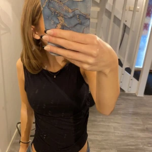 Svart topp💗 - En enkel svart skönt topp, aldrig använd