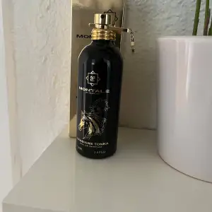 Säljer den underbara doften, doften är perfekt för dig som vill lukta manligt och stilig! 85 ml kvar av 100ml, byten funkar alltid. Priset går att diskutera vid snabb affär! Mvh scent_lan