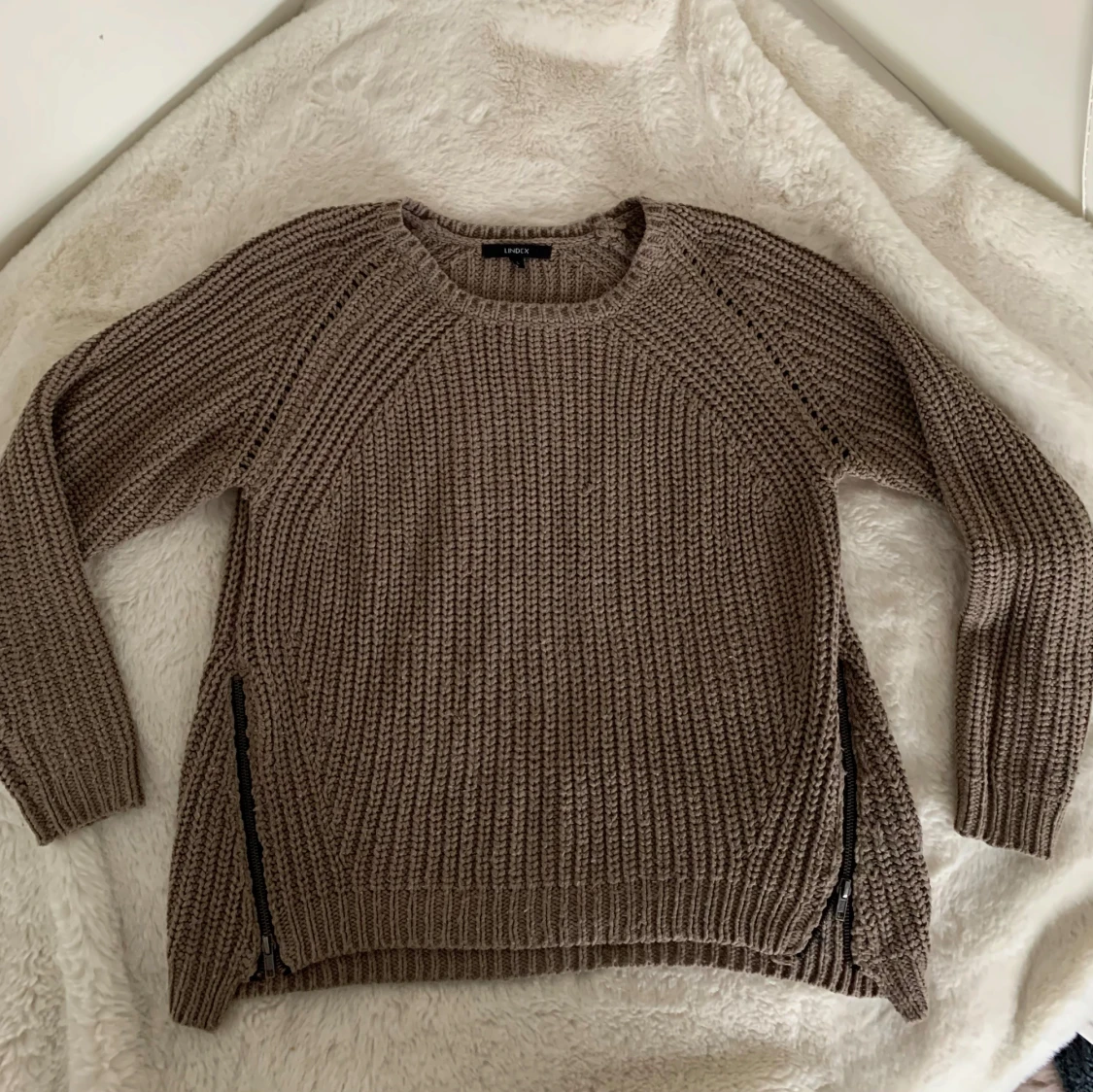 Brun stickad tröja 