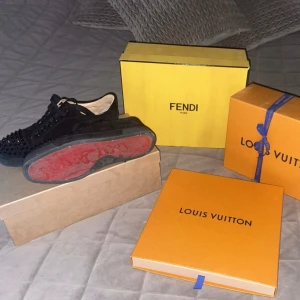 christian louboutin - Bra skick pris kan ändras beroende på snabb affär  Stolek 46/45