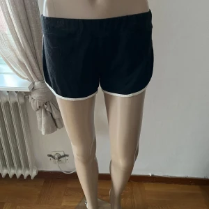 Pyjamas shorts mjukis  - Lite noppor finns.
