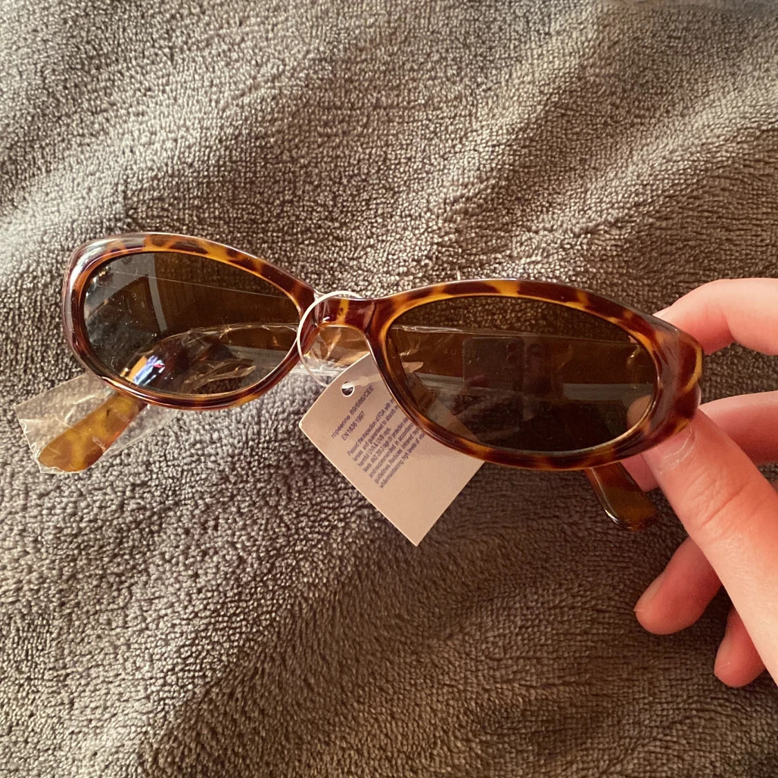 Brun och Guld Smala Solglasögon 