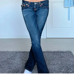 True religion jeans - Midjemått- 36 Innebenslängd-77 💗( lånade bilder från förra ägaren)