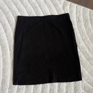 Kjol - Jätteskön svart kjol! 🤍 